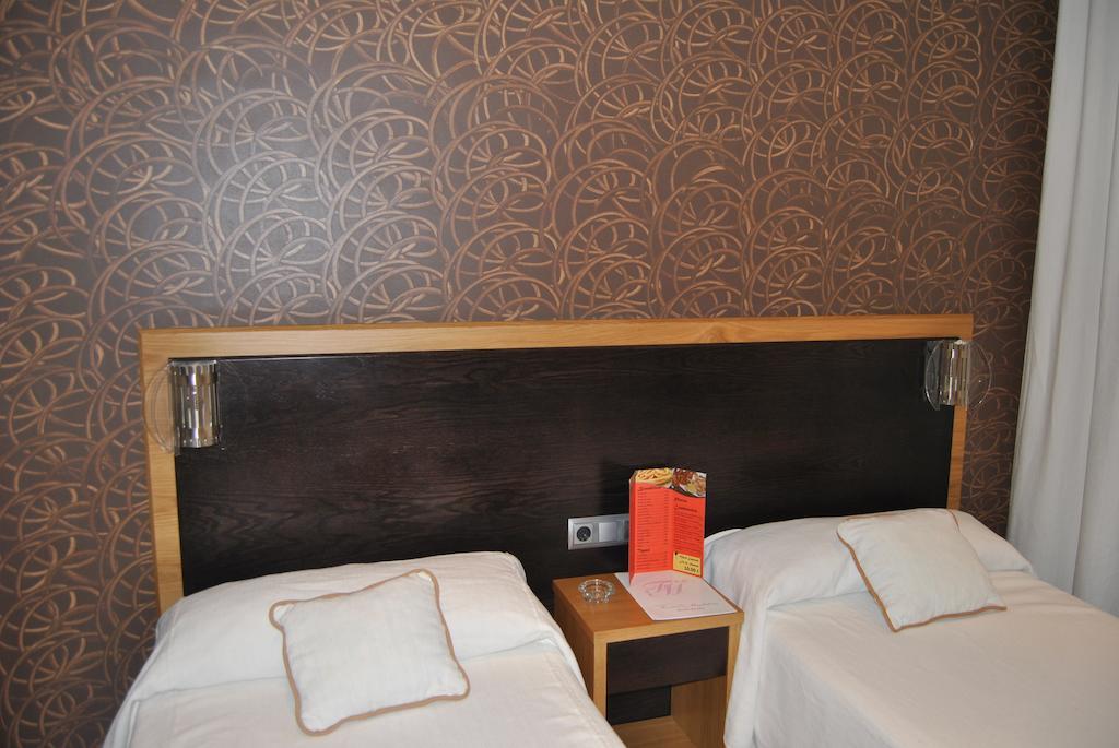 Fuente De La Magdalena Hotel Santa Amalia ห้อง รูปภาพ